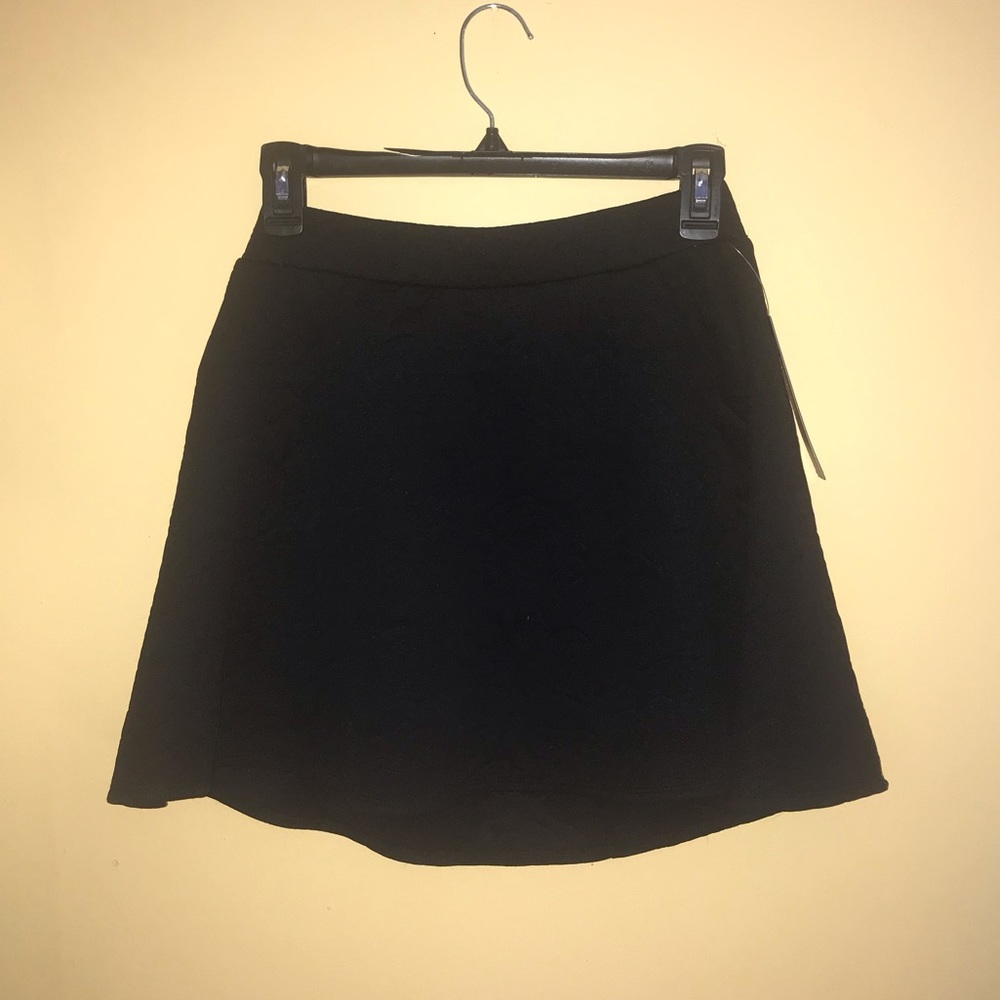 Pretty black floral skirt!